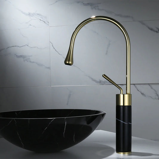 Badezimmer-Armatur: Gebürstetes Gold, Messing & Marmor-Mixer für das Waschbecken - Apoletta