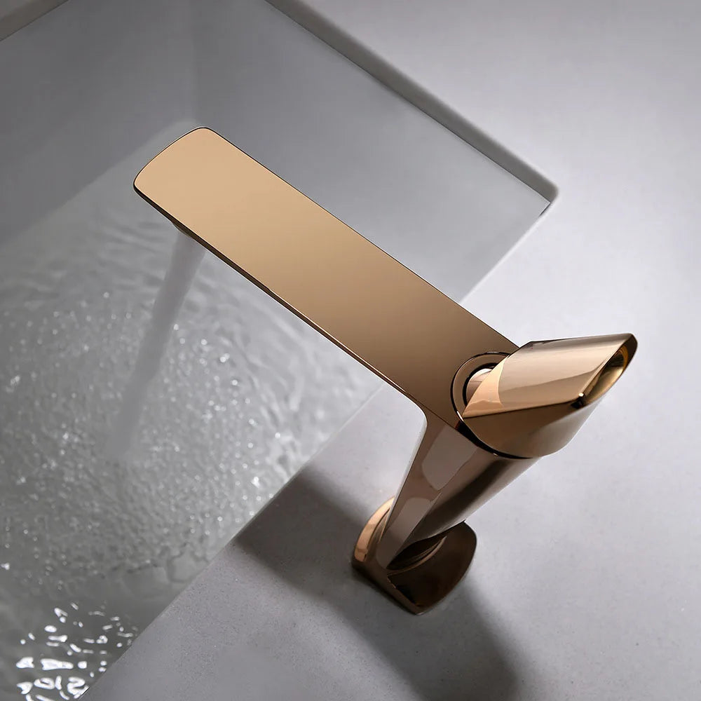 Quadratische Waschtischarmatur in Roségold & Weiß - Apoletta