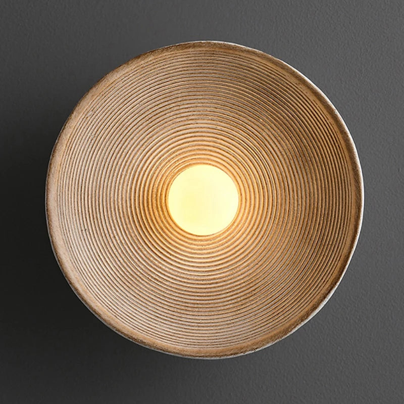 Runde Wabi-Sabi Wandlampe aus Harz