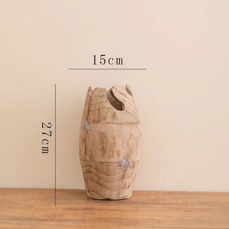 Retro-Holzvase für Blumenarrangements