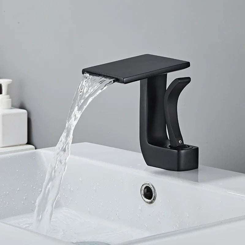 Wasserfall-Waschtischarmatur in Gold, Schwarz oder Weiß - Apoletta
