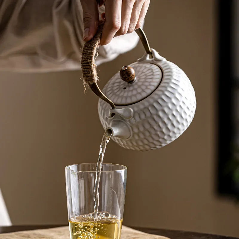 Japanischer Keramik-Wasserkocher für Tee