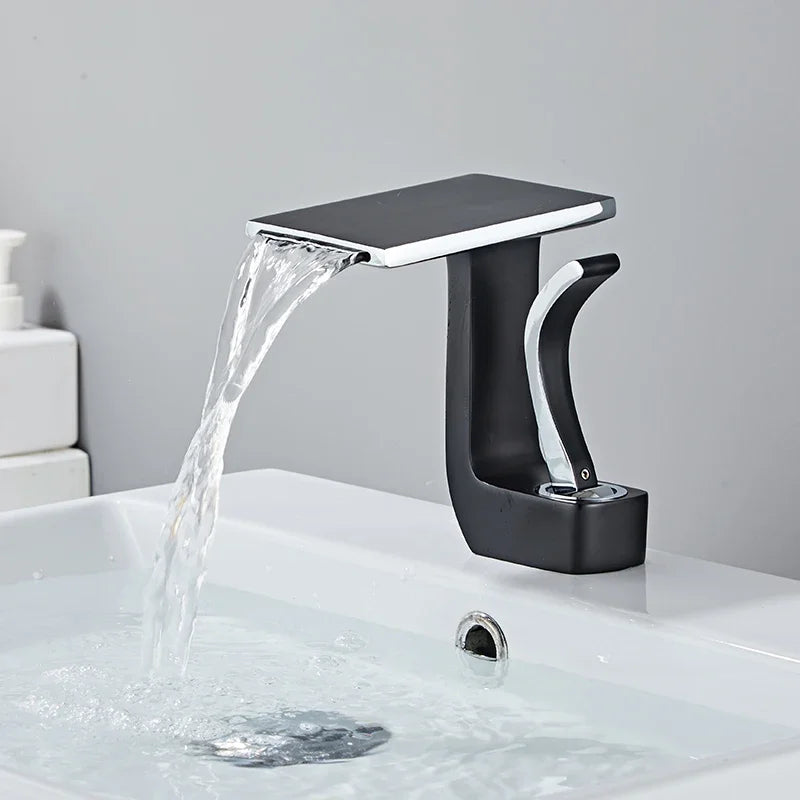 Wasserfall-Waschtischarmatur in Gold, Schwarz oder Weiß - Apoletta