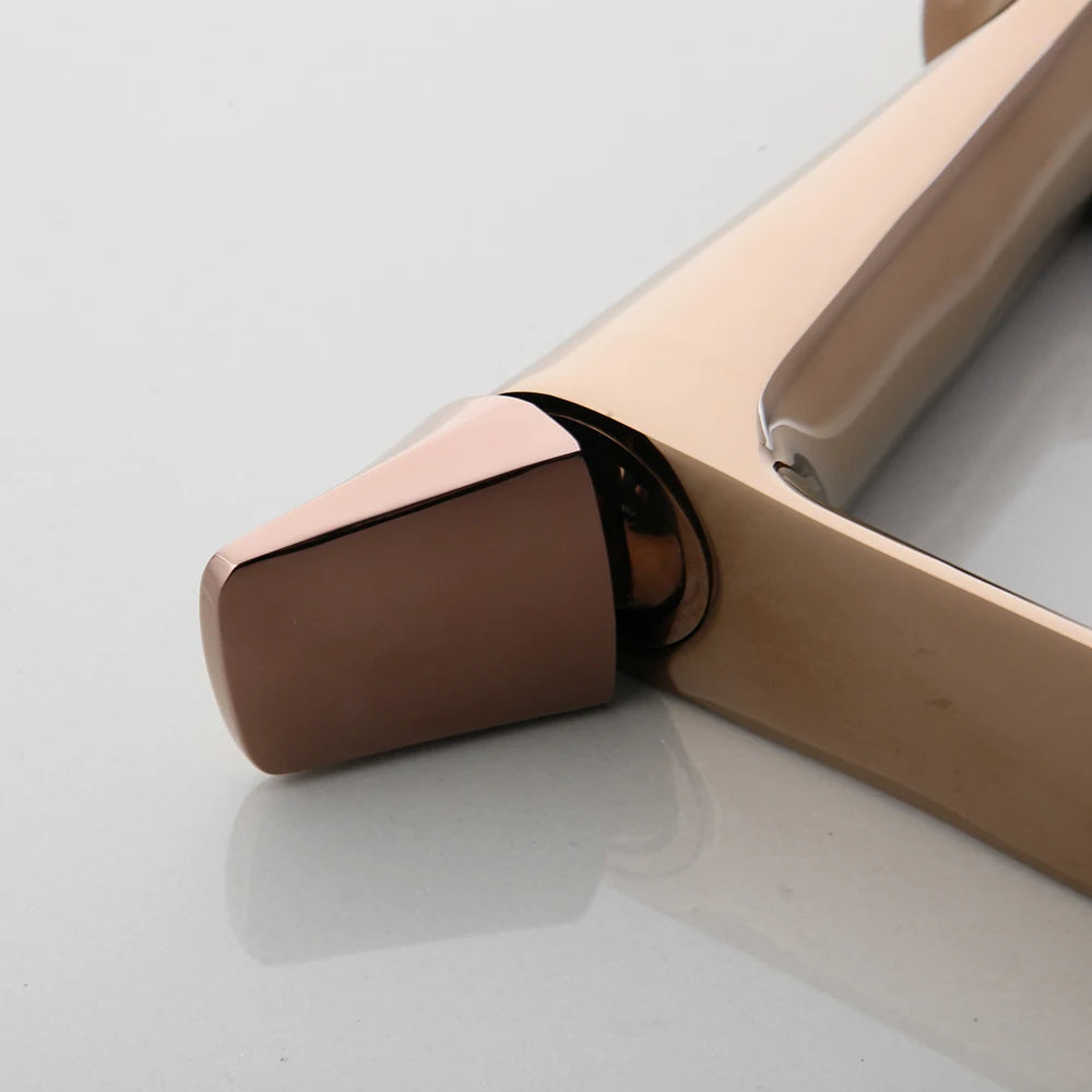 Quadratische Waschtischarmatur in Roségold & Weiß - Apoletta