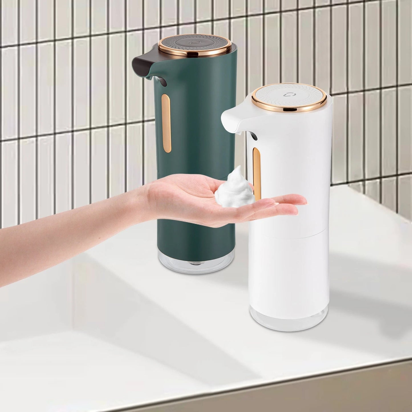 Grüner/weißer Seifenspender: 1200 mAh, berührungslos & wasserdicht für die Küche - ApolettaApoletta