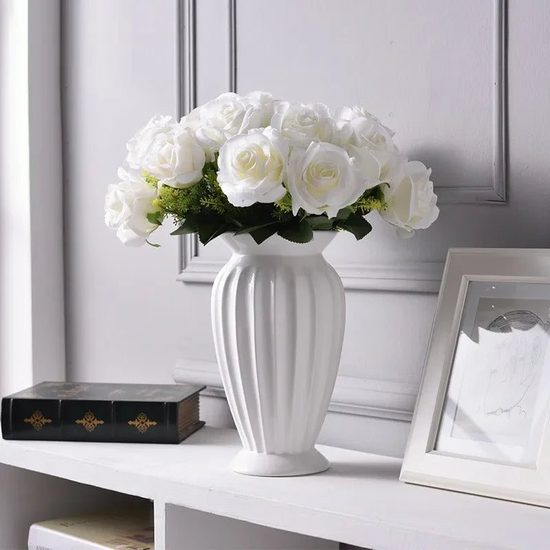 Keramik - Blumenvase: Moderne, minimalistische Vase im europäischen Stil - ApolettaApoletta