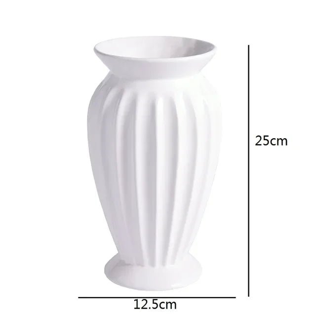 Keramik - Blumenvase: Moderne, minimalistische Vase im europäischen Stil - ApolettaApoletta