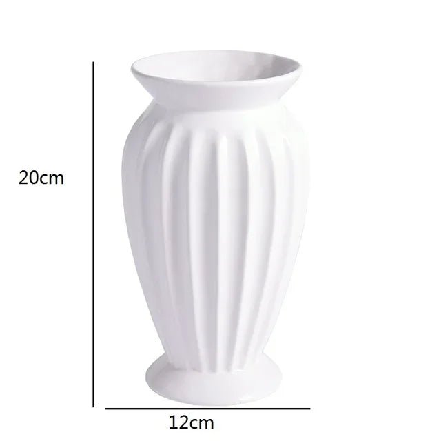 Keramik - Blumenvase: Moderne, minimalistische Vase im europäischen Stil - ApolettaApoletta