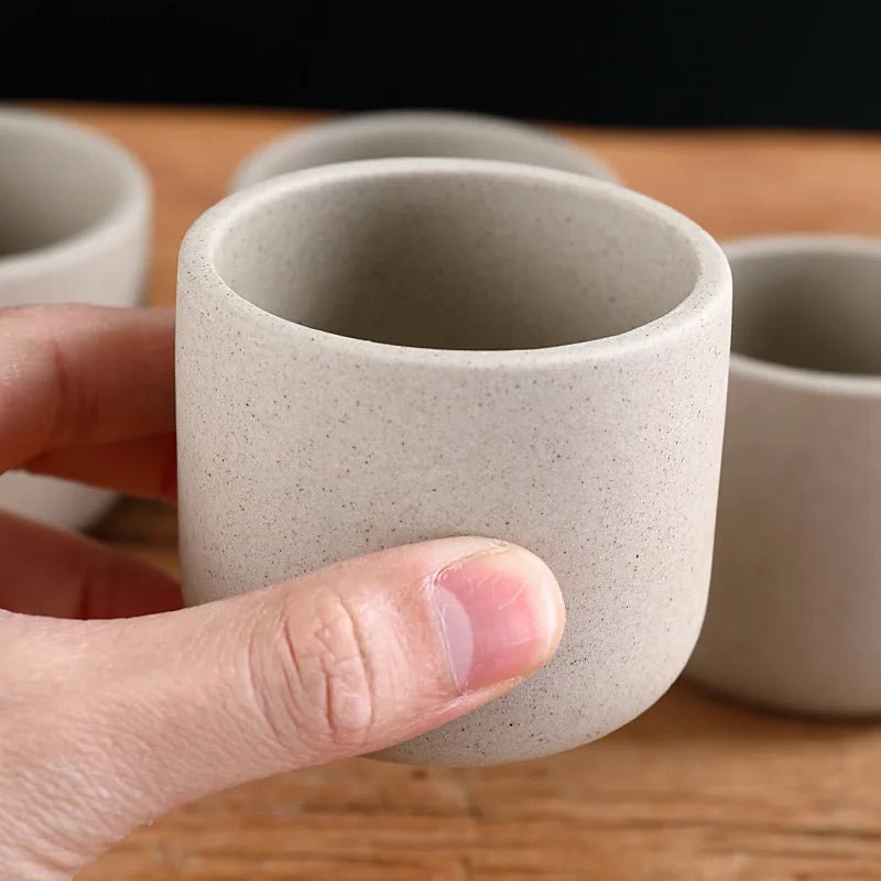 Handgefertigte Teetasse: Japanisches Design aus reinem, grobem Tonmaterial - ApolettaApoletta