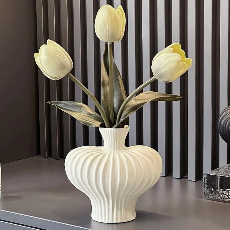 Kreative Vase mit unregelmäßiger Form - ApolettaApoletta