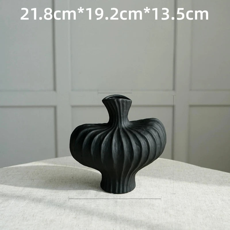 Kreative Vase mit unregelmäßiger Form - ApolettaApoletta