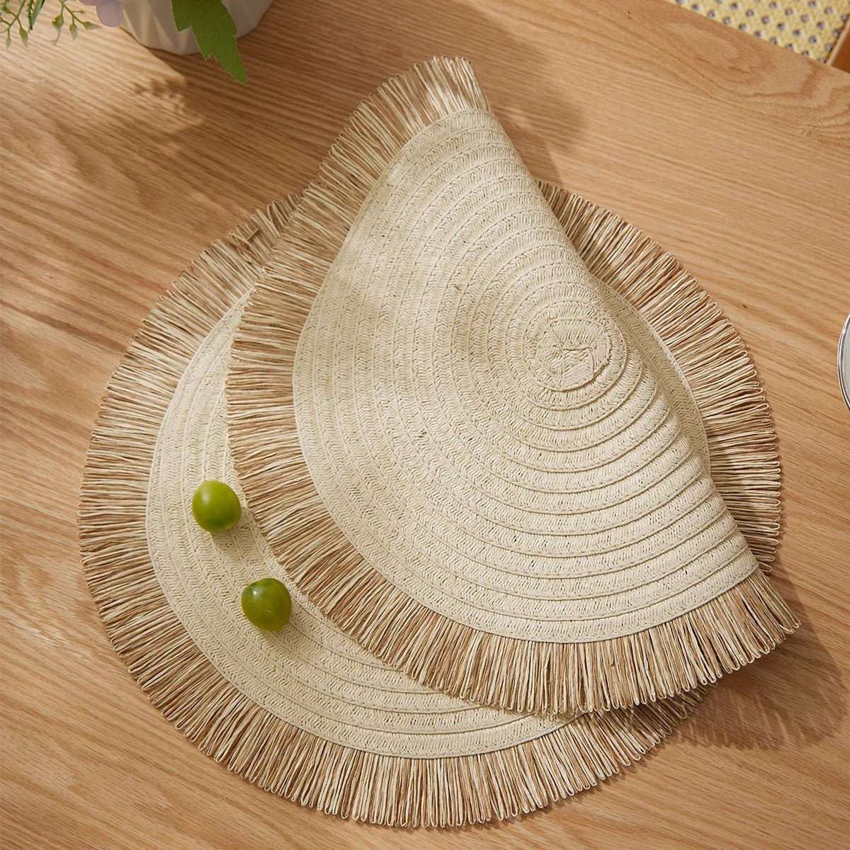 Nordic Tischsets: Beige Papier - Geflecht, rutschfest & rund für Küche und Wohnkultur - ApolettaApoletta