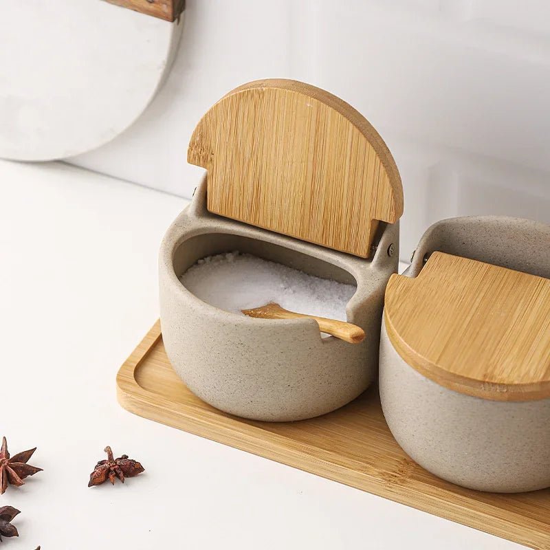 Gewürzglas im japanischen Stil: Keramik mit Bambusdeckel & Löffel - ApolettaApoletta