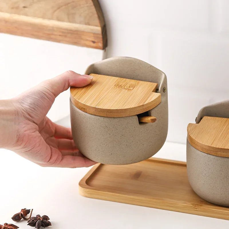Gewürzglas im japanischen Stil: Keramik mit Bambusdeckel & Löffel - ApolettaApoletta