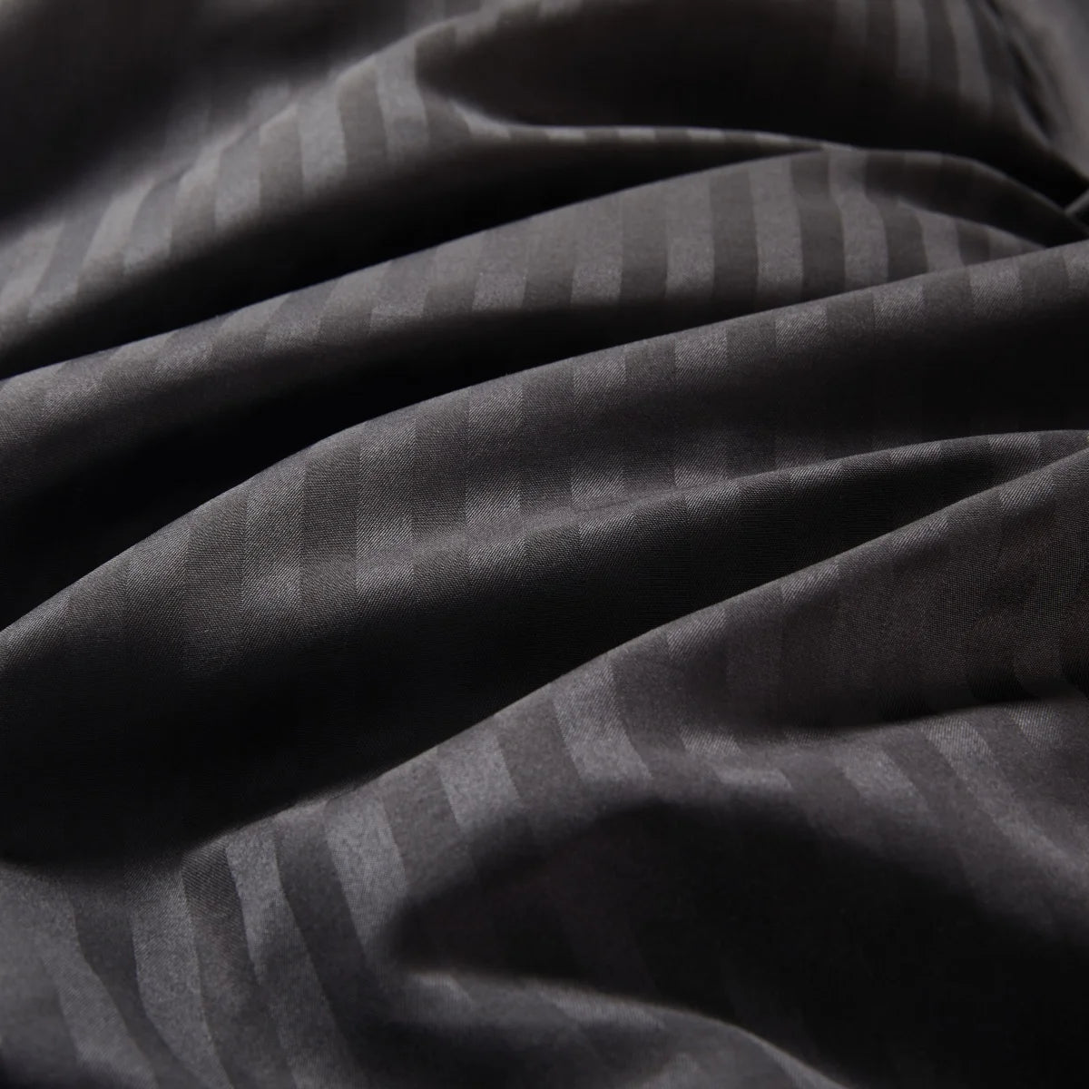 Schwarzer Satin - Bettbezug, wendbar - ApolettaApoletta