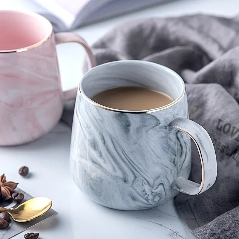 Marmorierter Keramik - Becher: Nordischer Stil mit Goldrand für Kaffee & Frühstück - ApolettaApoletta