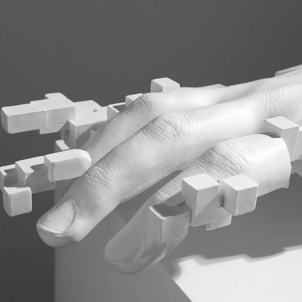 Moderne Mosaik - Skulptur: Abstraktes Hand - Modell aus Harz für Desktop & Büro - ApolettaApoletta