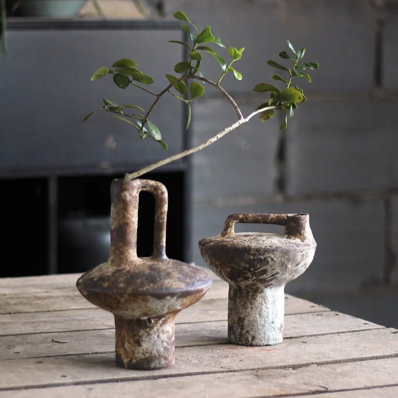 Raue Keramikvase: Handgefertigte Vintage - Vase im Wabi - Sabi - Stil für getrocknete Blumen - ApolettaApoletta