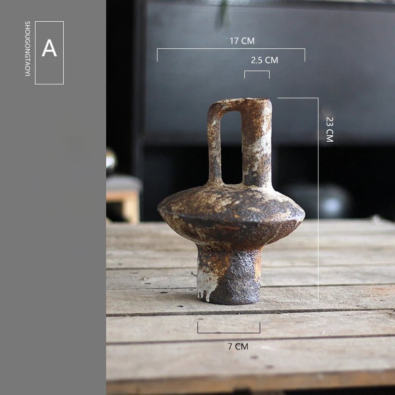 Raue Keramikvase: Handgefertigte Vintage - Vase im Wabi - Sabi - Stil für getrocknete Blumen - ApolettaApoletta