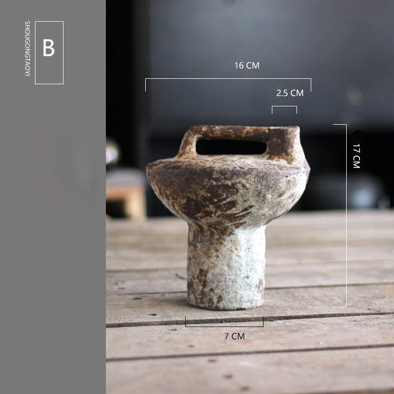 Raue Keramikvase: Handgefertigte Vintage - Vase im Wabi - Sabi - Stil für getrocknete Blumen - ApolettaApoletta