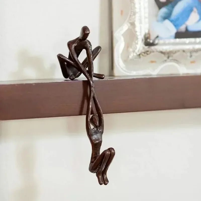 Kunst - Skulptur „Tanzendes Paar“: Mann hebt Frau - Statue für Desktop - Deko - ApolettaApoletta