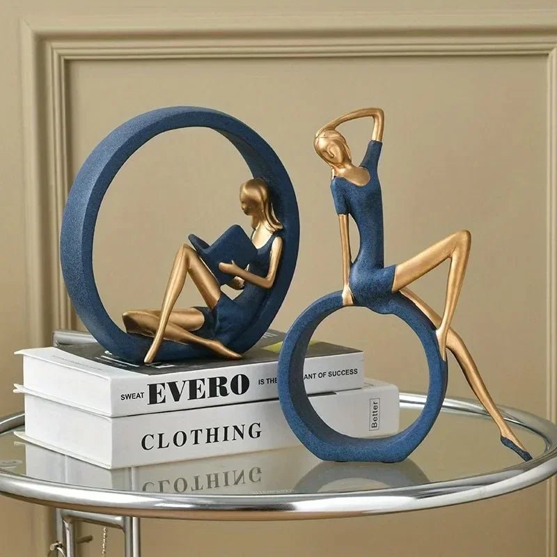 Desktop - Ornamente: Lesendes Mädchen - Figur für Wohnzimmer & Arbeitszimmer - ApolettaApoletta