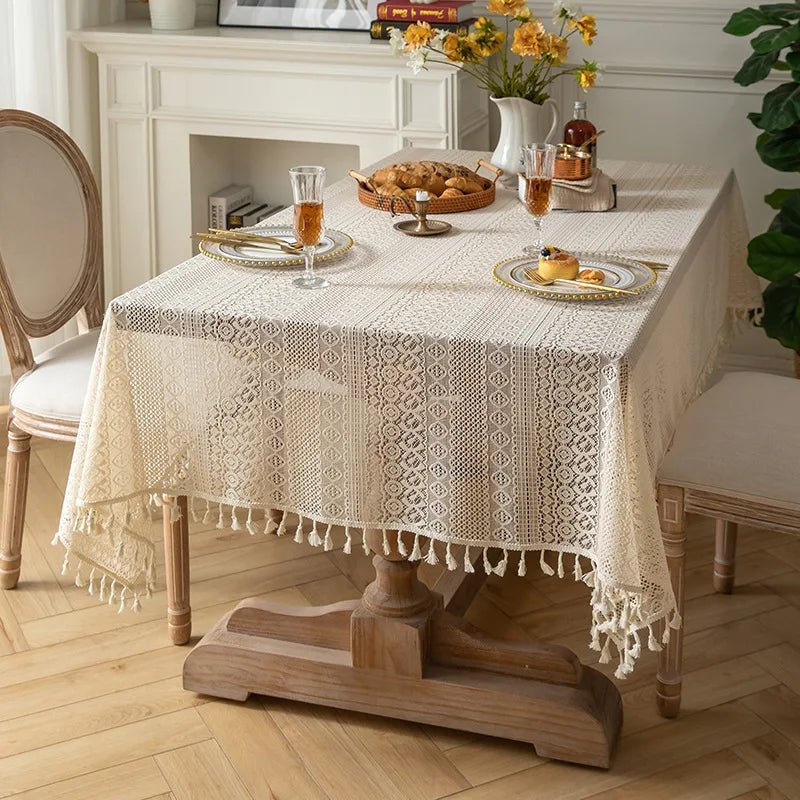 Weiße Spitzentischdecke: Französischer Vintage - Stil für Esstisch & Hochzeit - ApolettaApoletta
