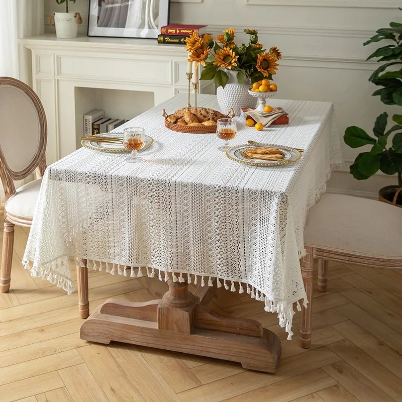 Weiße Spitzentischdecke: Französischer Vintage - Stil für Esstisch & Hochzeit - ApolettaApoletta
