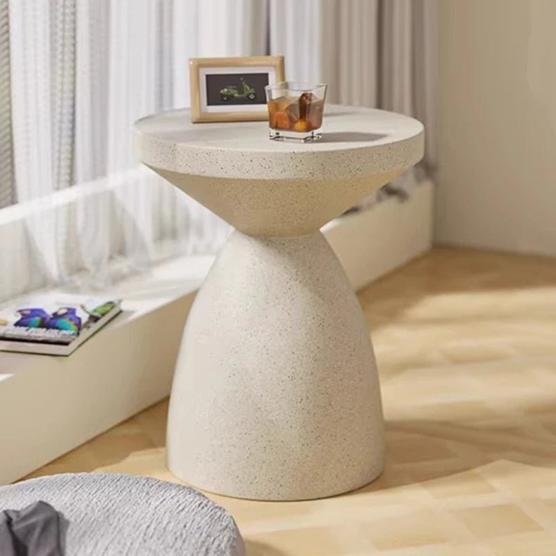 Runder Couchtisch im minimalistischen Design - ApolettaApoletta