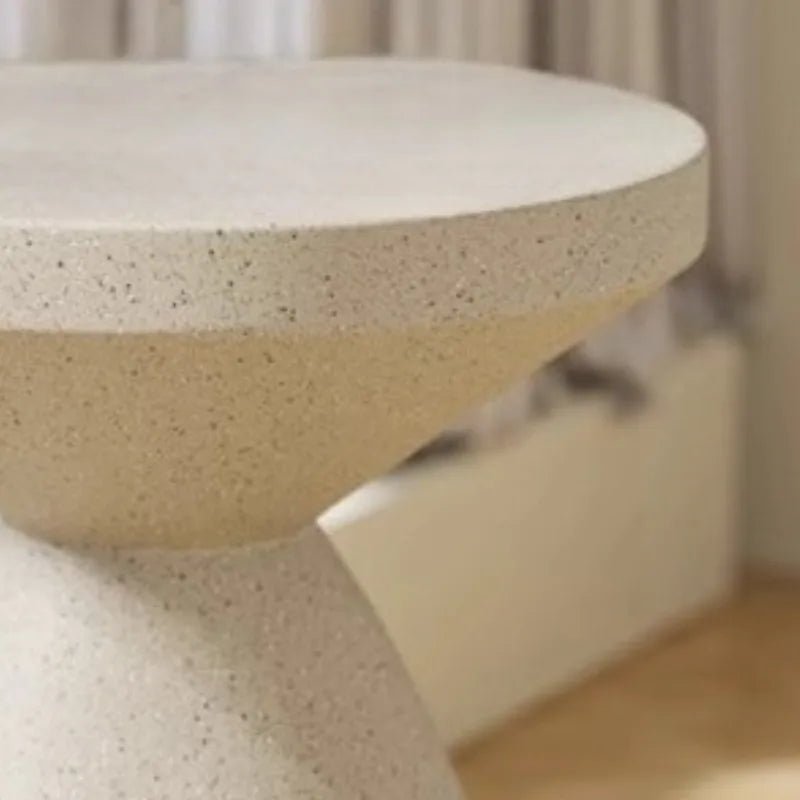 Runder Couchtisch im minimalistischen Design - ApolettaApoletta