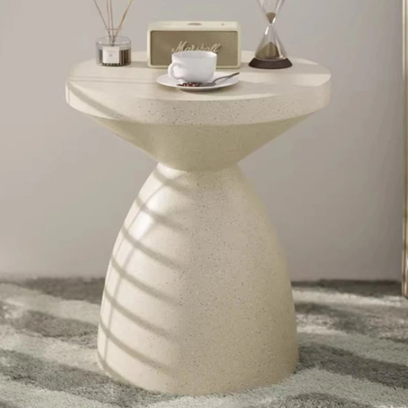 Runder Couchtisch im minimalistischen Design - ApolettaApoletta