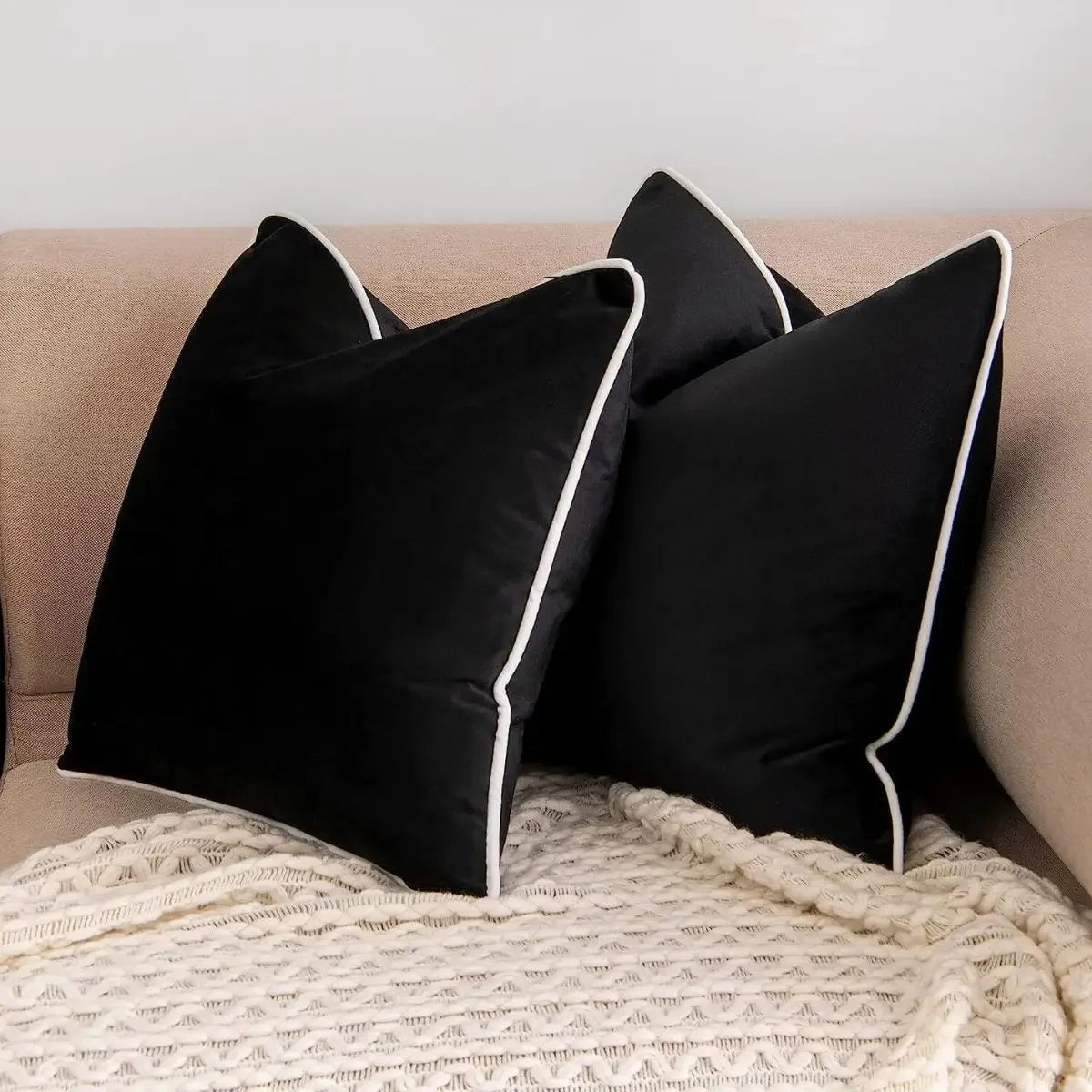 Schwarzer & Weißer Samt - Kissenbezug: Luxuriöse High - End - Dekoration für Sofa & Kopfteil - ApolettaApoletta