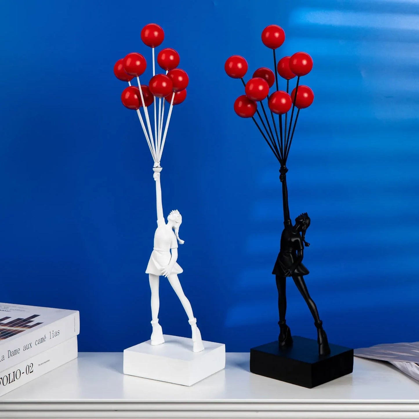 Kunst - Skulptur „Fliegendes Ballon - Mädchen“: Banksy - Stil aus Harz für Zuhause - ApolettaApoletta