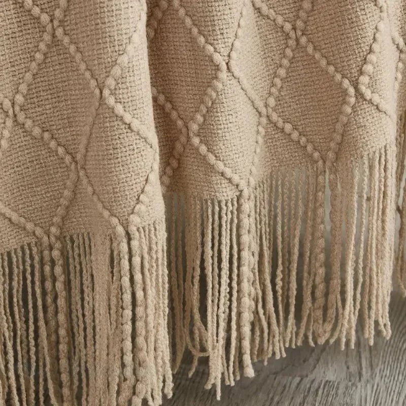 Gestrickte Überwurfdecke: Weich & Atmungsaktiv mit Quasten für Couch & Bett - ApolettaApoletta