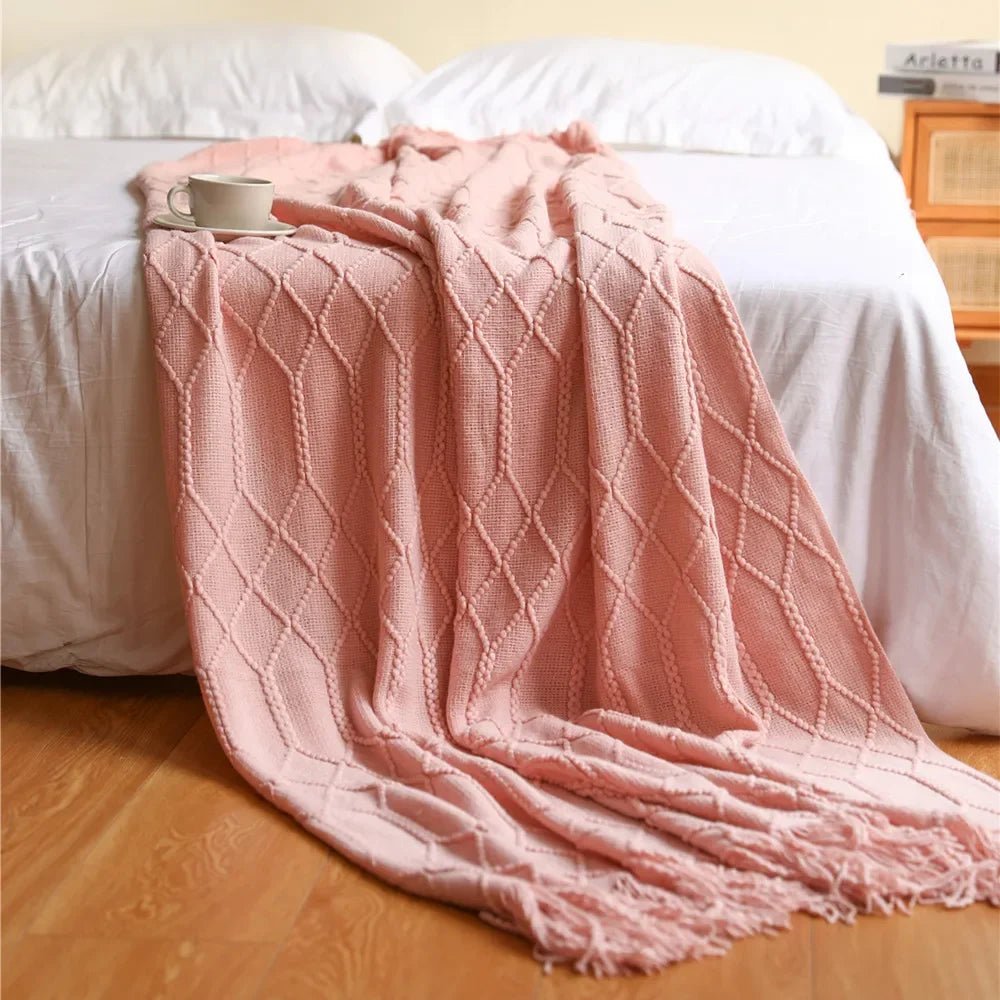 Gestrickte Überwurfdecke: Weich & Atmungsaktiv mit Quasten für Couch & Bett - ApolettaApoletta