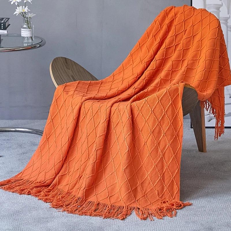 Gestrickte Überwurfdecke: Weich & Atmungsaktiv mit Quasten für Couch & Bett - ApolettaApoletta