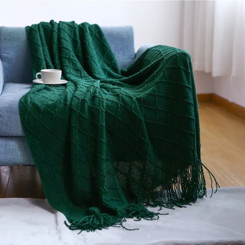 Gestrickte Überwurfdecke: Weich & Atmungsaktiv mit Quasten für Couch & Bett - ApolettaApoletta