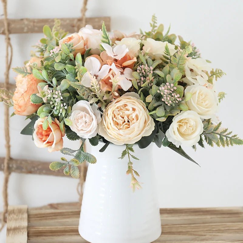 Künstliche weiße Rosen: Seiden - Blumen für Hochzeit, Herbst & Luxus - Arrangement - ApolettaApoletta