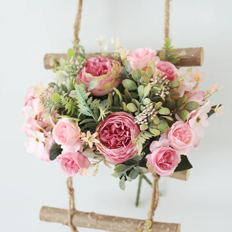 Künstliche weiße Rosen: Seiden - Blumen für Hochzeit, Herbst & Luxus - Arrangement - ApolettaApoletta