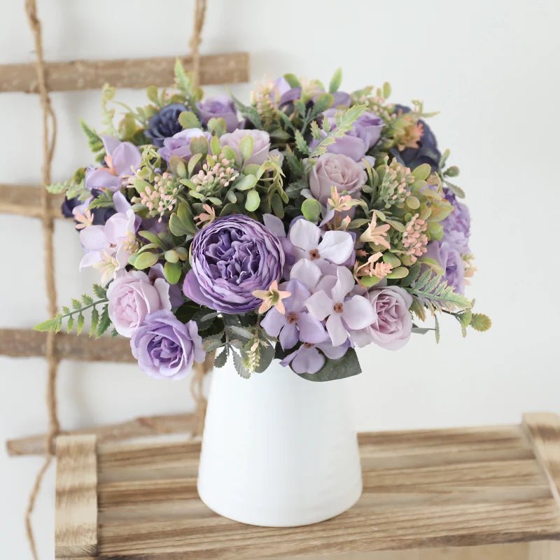 Künstliche weiße Rosen: Seiden - Blumen für Hochzeit, Herbst & Luxus - Arrangement - ApolettaApoletta