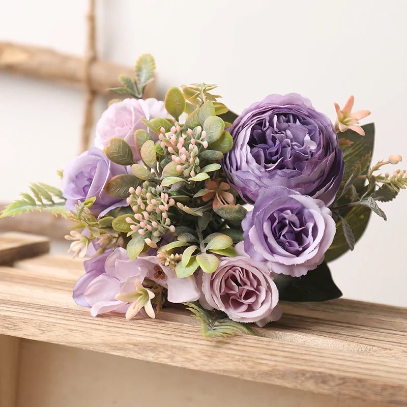 Künstliche weiße Rosen: Seiden - Blumen für Hochzeit, Herbst & Luxus - Arrangement - ApolettaApoletta