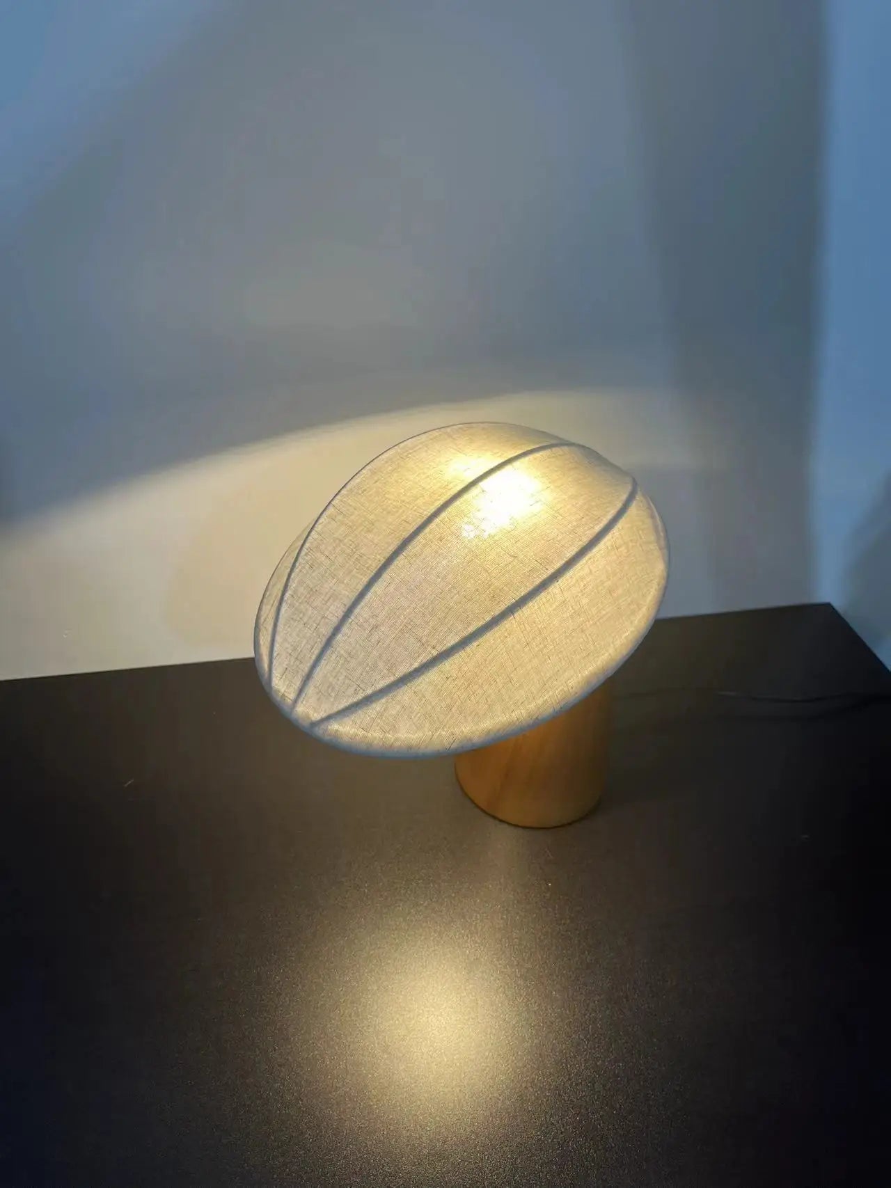 Wabi - Sabi Tischlampe aus Holz mit E27 - Fassung - ApolettaApoletta