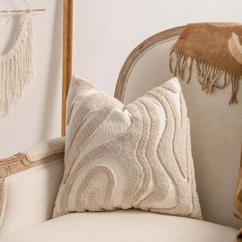 Boho Kissenbezüge mit Fransen: Trendige Strickbezüge für ein gemütliches Wohnzimmer - ApolettaApoletta