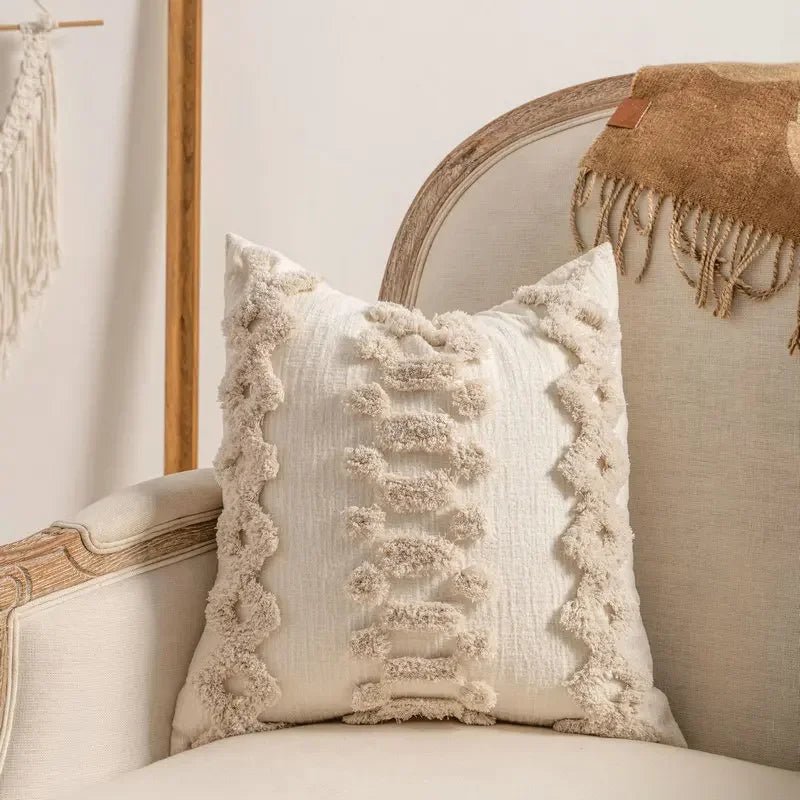 Boho Kissenbezüge mit Fransen: Trendige Strickbezüge für ein gemütliches Wohnzimmer - ApolettaApoletta
