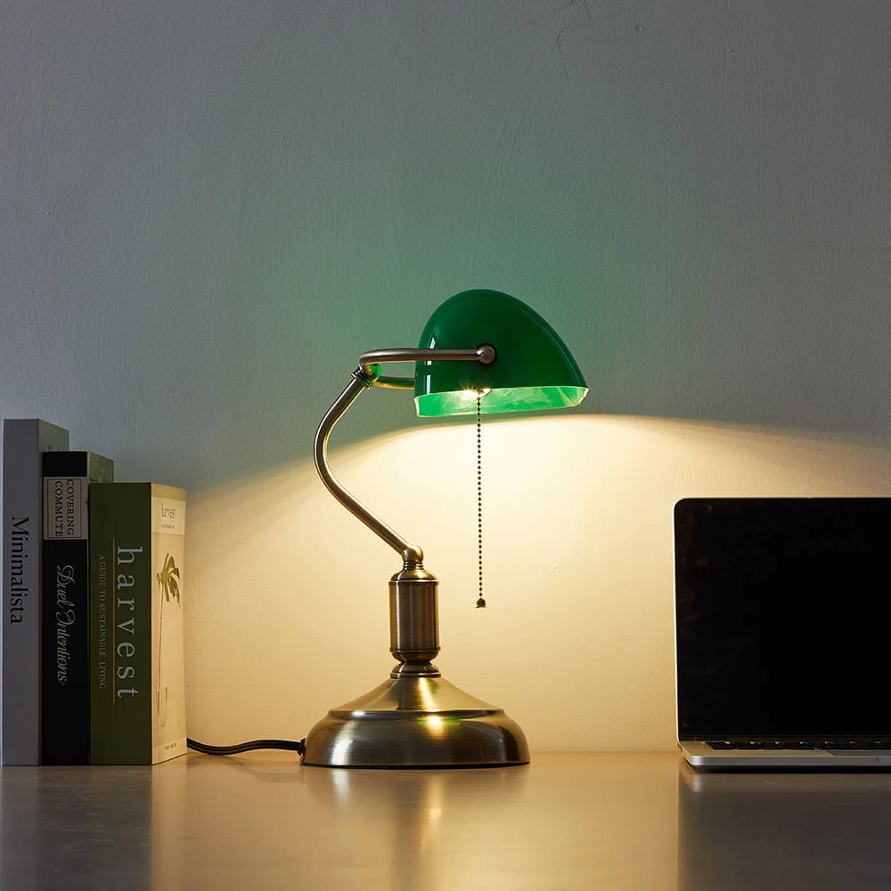 Moderne LED - Bank - Schreibtischlampe mit Zugschalter – Perfekt für Büro & Schlafzimmer - ApolettaApoletta