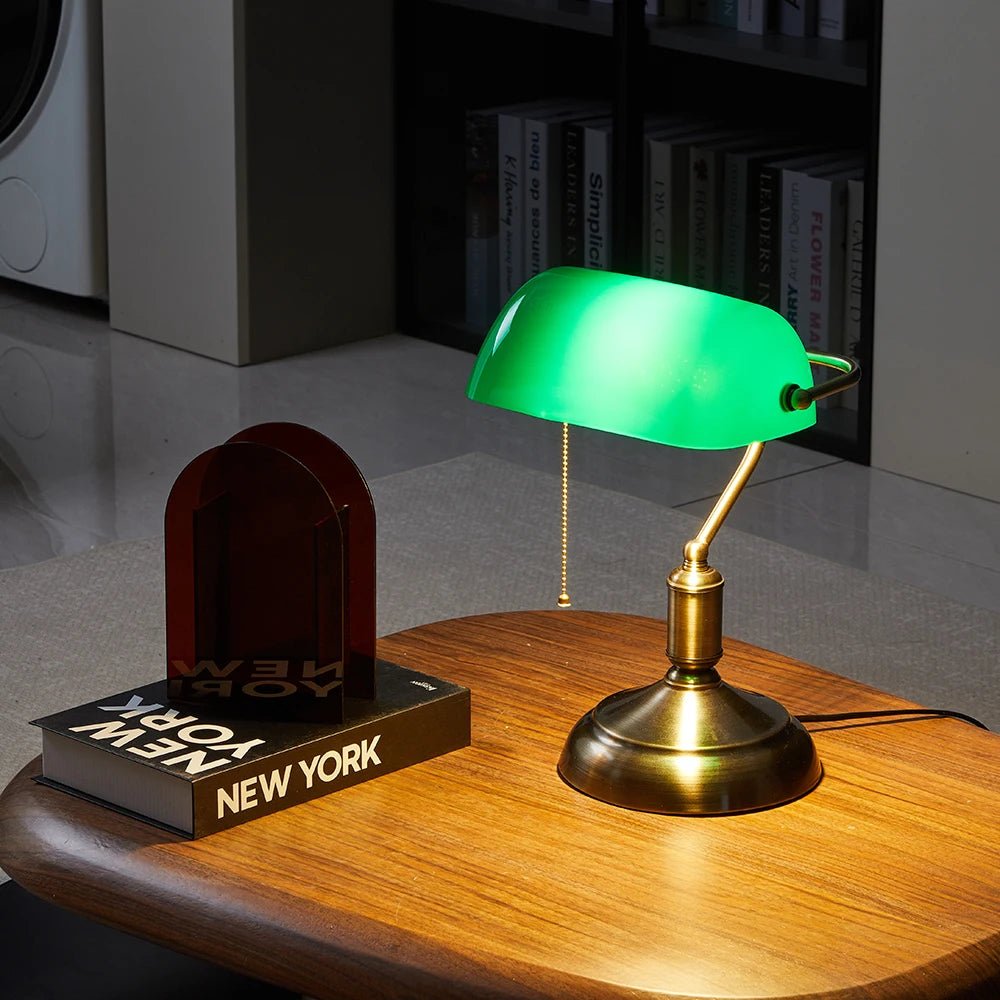 Moderne LED - Bank - Schreibtischlampe mit Zugschalter – Perfekt für Büro & Schlafzimmer - ApolettaApoletta