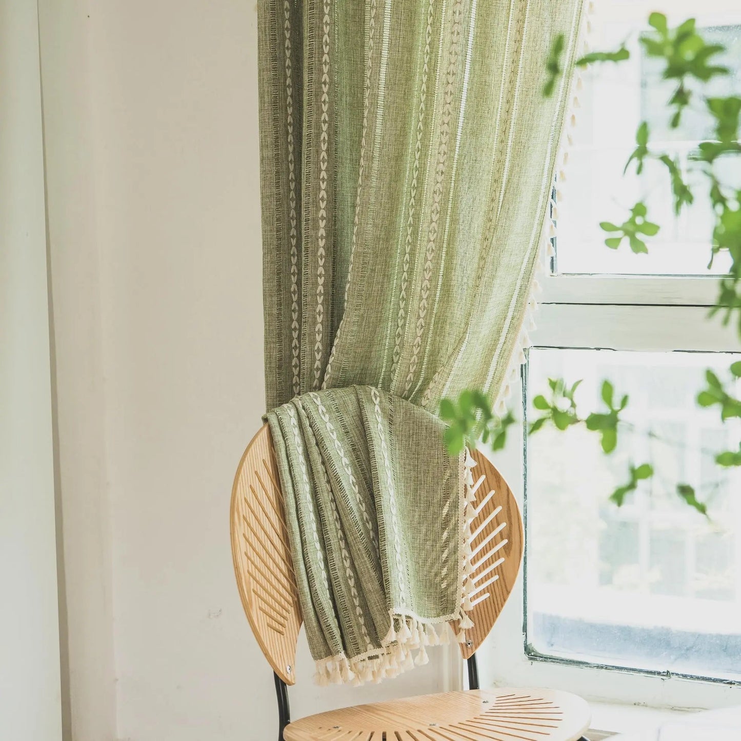 Boho - Vorhang mit Quasten: Stickerei & Vintage - Design für Schlafzimmer, Esszimmer & Küche - ApolettaApoletta