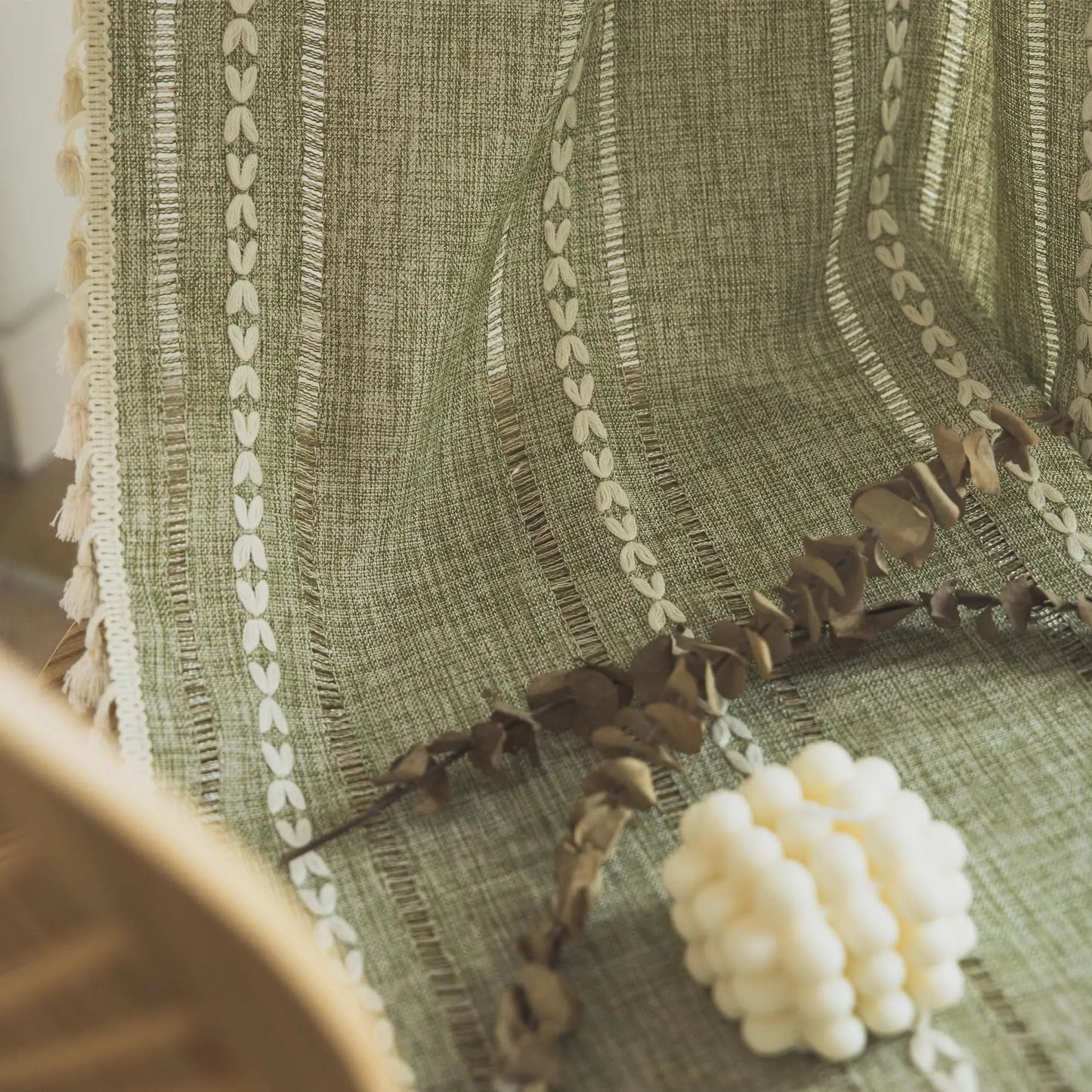 Boho - Vorhang mit Quasten: Stickerei & Vintage - Design für Schlafzimmer, Esszimmer & Küche - ApolettaApoletta