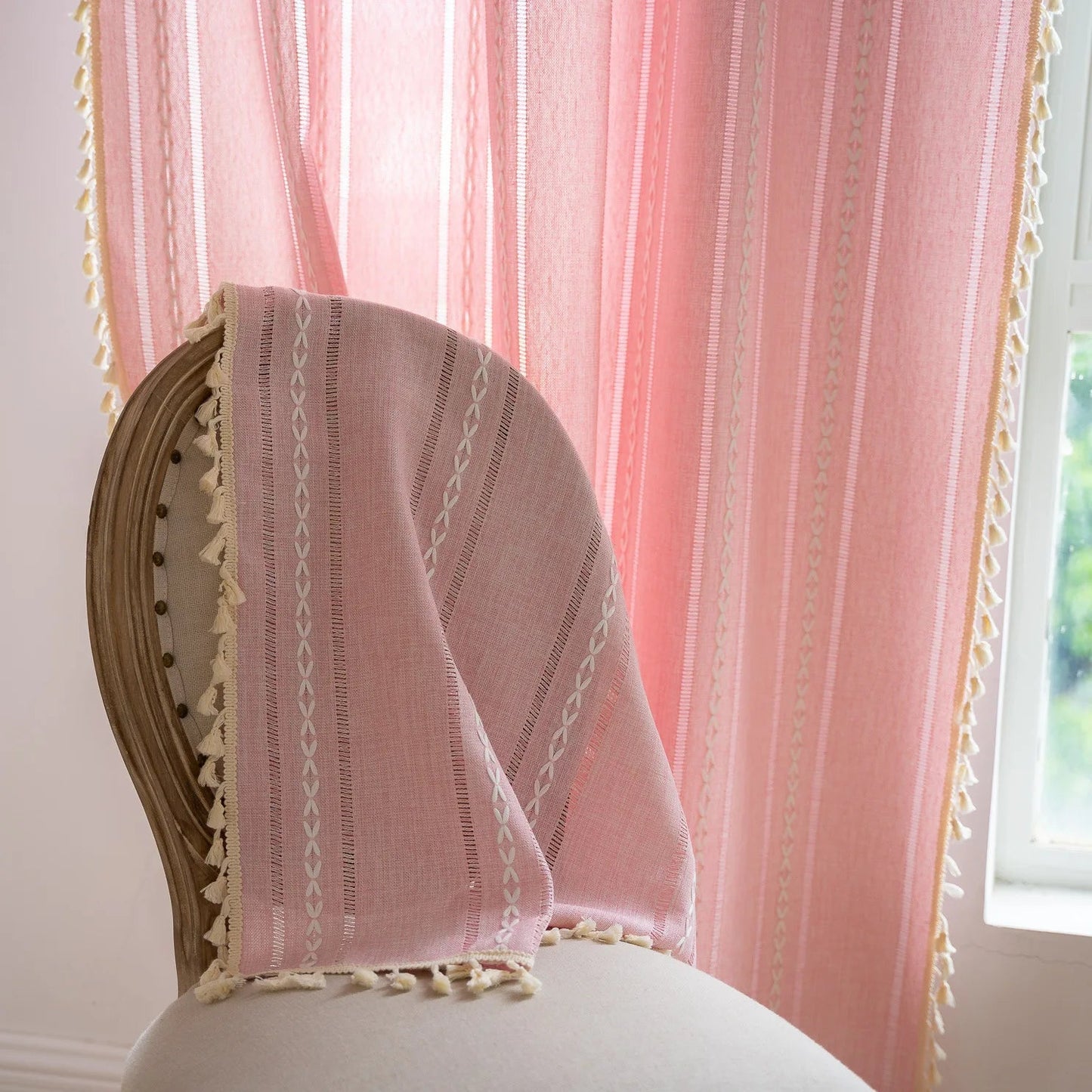 Boho - Vorhang mit Quasten: Stickerei & Vintage - Design für Schlafzimmer, Esszimmer & Küche - ApolettaApoletta