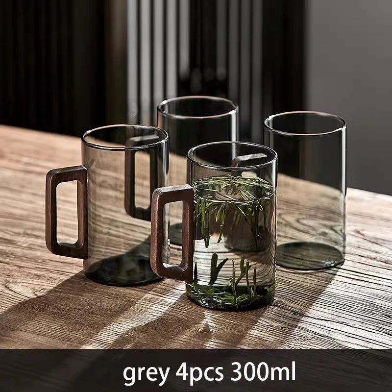 Glas - Tassen mit Walnuss - Griff: 2er - /4er - /6er - Set hitzebeständige Becher für Kaffee & Tee (300 ml) - ApolettaApoletta